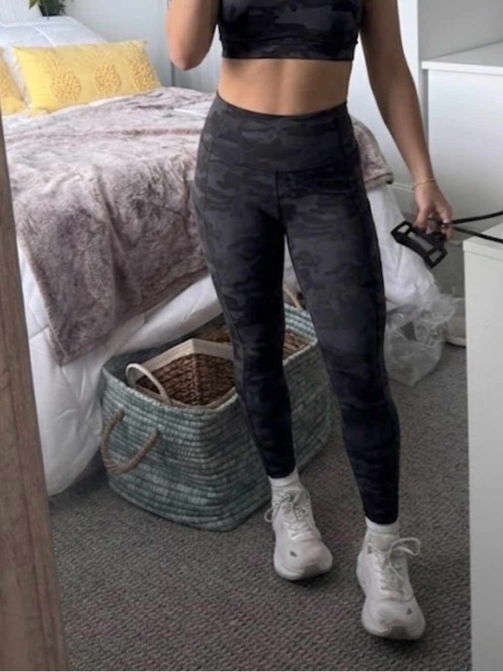Lululemon fast free incognito camo tight 25' size 6